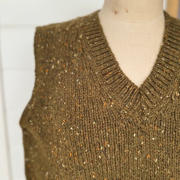 🎉SOLD🎉 Fisherman Out of Ireland Irish Wool Vest - Olive - Picture 6 of 9